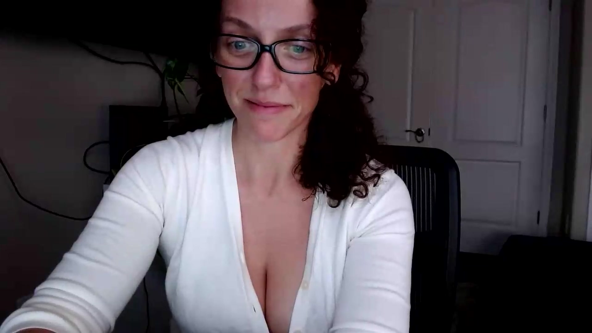 Gallery image thumbnail from Sarah_Stark's myfreecams stream on, 08/25/2026, 13:01 image 18 of 20