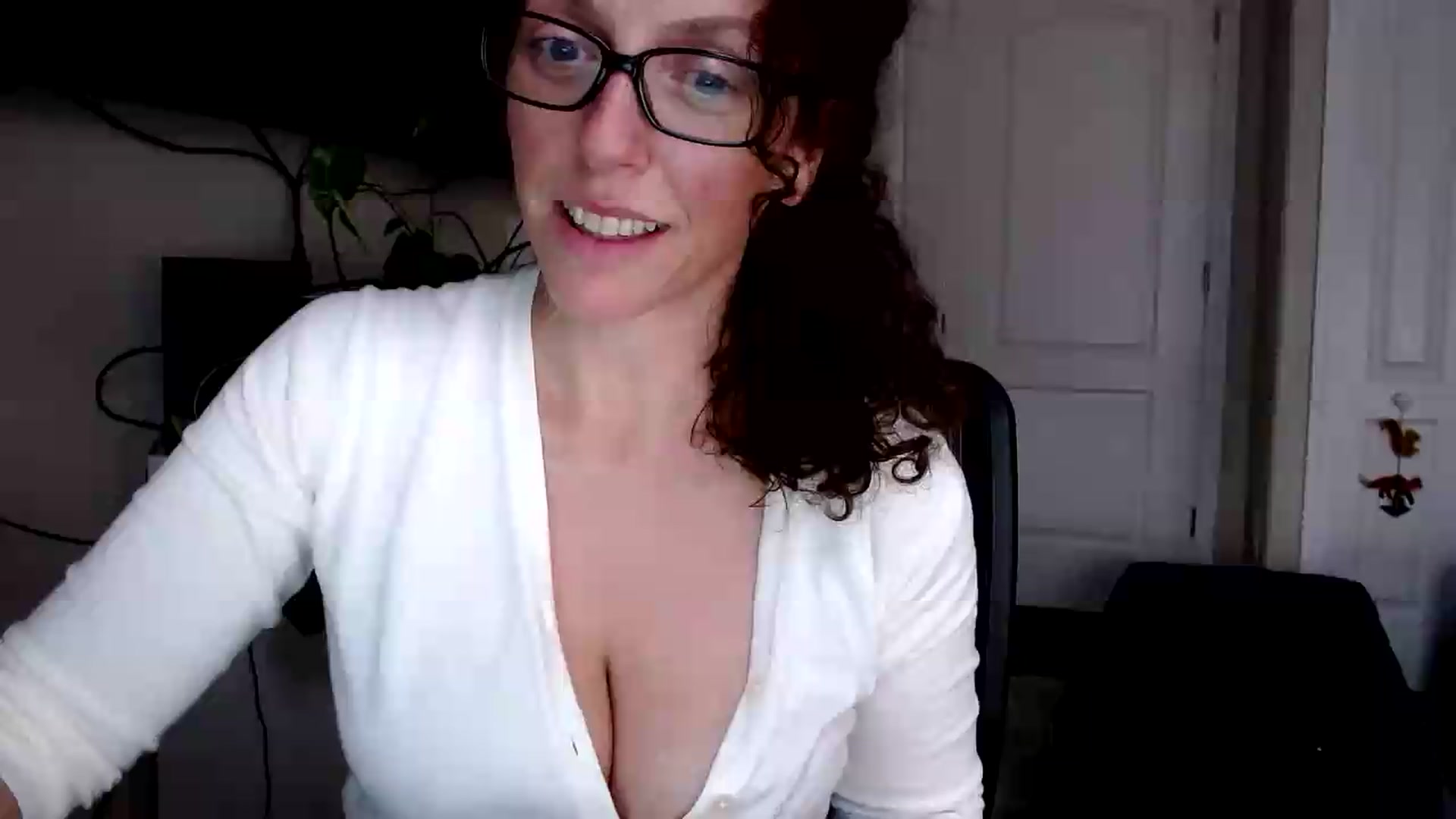 Gallery image thumbnail from Sarah_Stark's myfreecams stream on, 08/25/2026, 13:01 image 17 of 20
