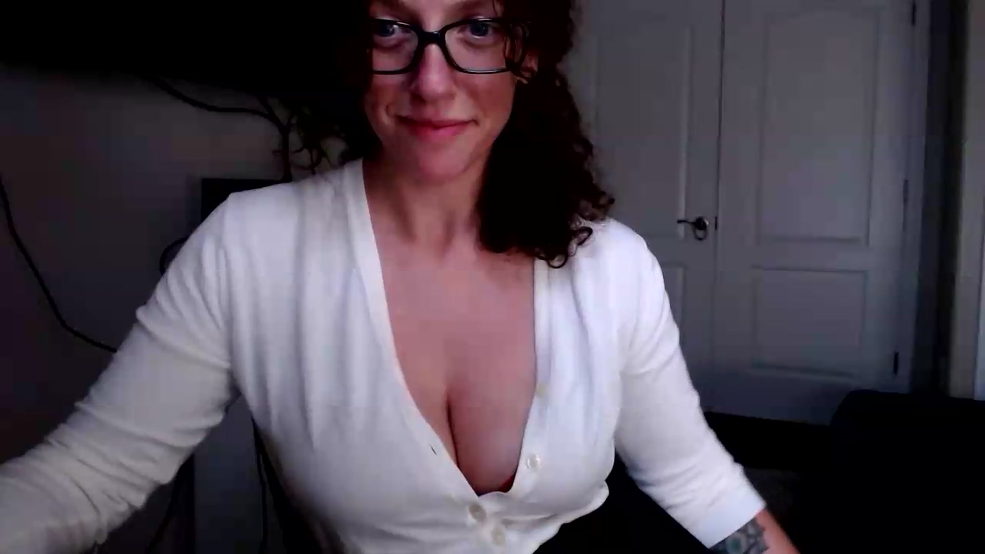 Gallery image thumbnail from Sarah_Stark's myfreecams stream on, 08/25/2026, 14:29 image 18 of 20