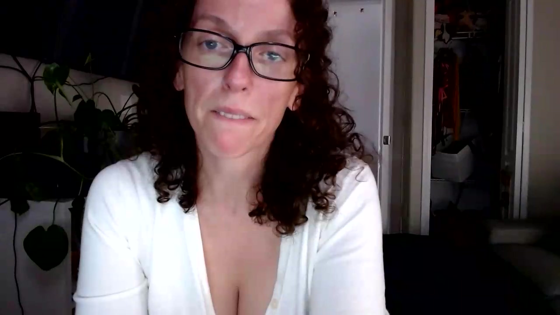 Gallery image thumbnail from Sarah_Stark's myfreecams stream on, 08/25/2026, 15:25 image 17 of 20