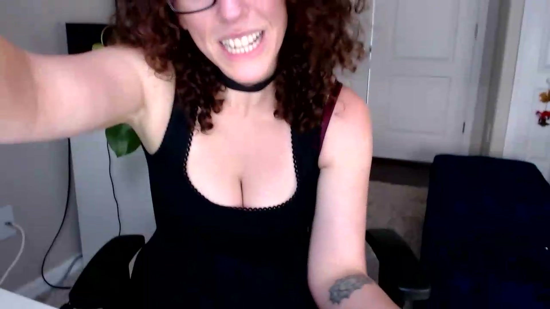 Gallery image thumbnail from Sarah_Stark's myfreecams stream on, 08/28/2026, 12:57 image 16 of 20