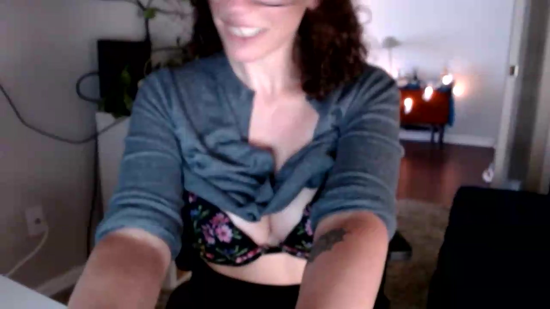 Gallery image thumbnail from Sarah_Stark's myfreecams stream on, 09/08/2026, 16:04 image 2 of 20