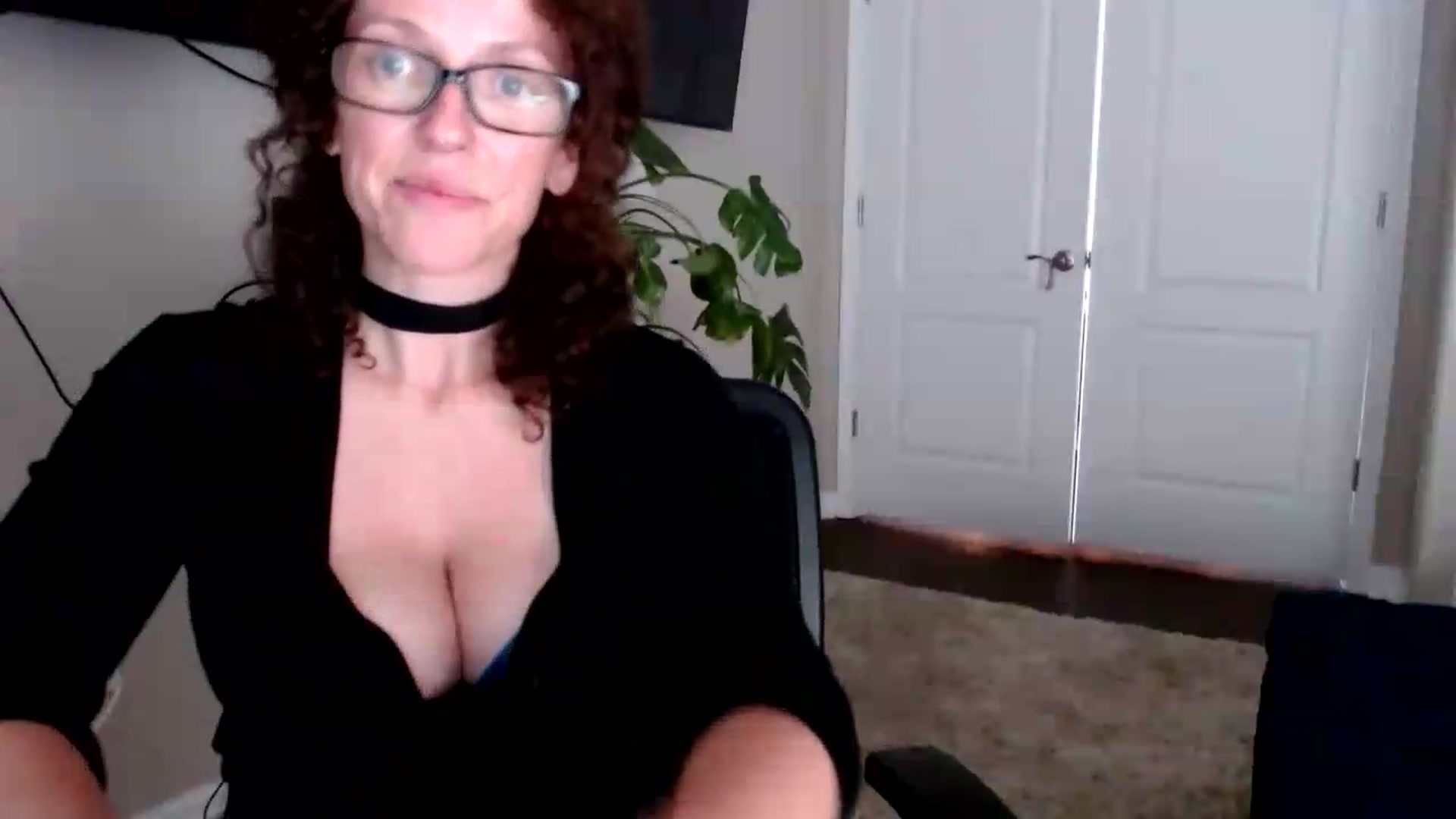 Gallery image thumbnail from Sarah_Stark's myfreecams stream on, 09/09/2026, 15:49 image 14 of 20