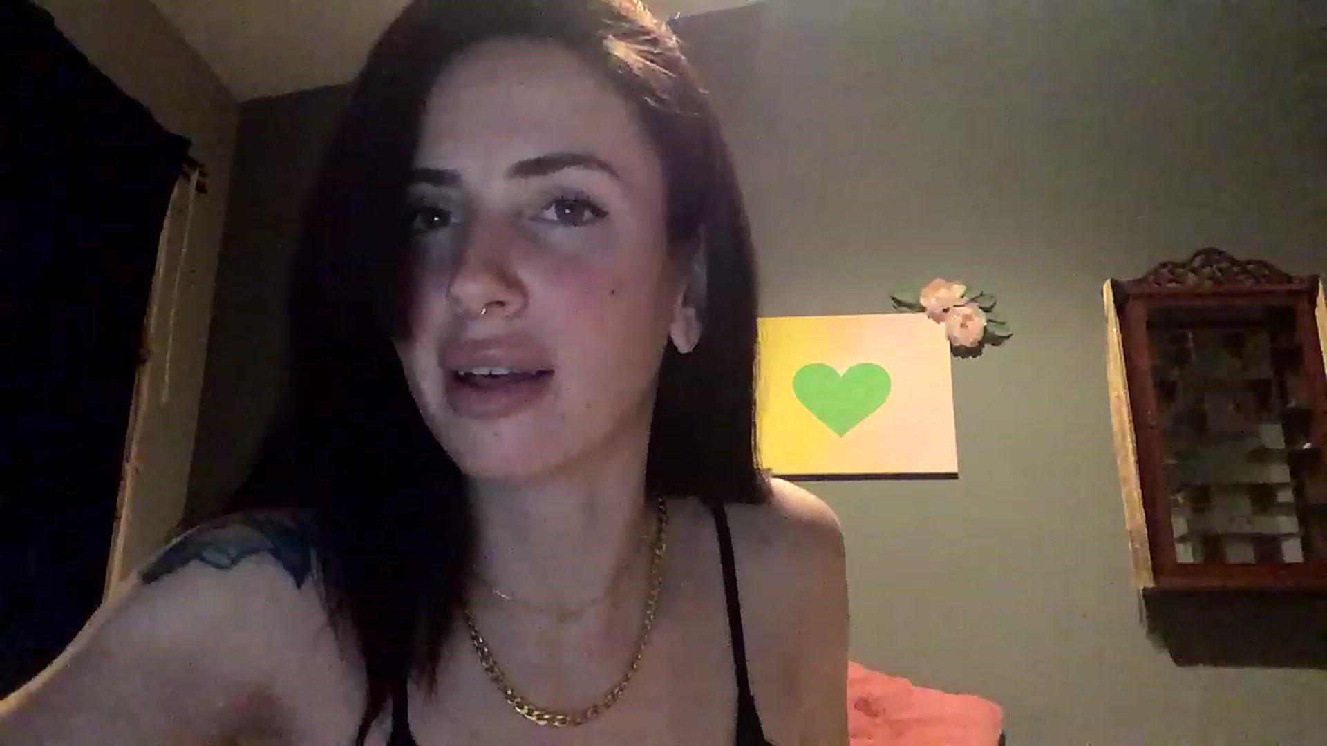 Gallery image thumbnail from Sarah_autumns's myfreecams stream on, 04/10/2023, 07:45 image 3 of 20