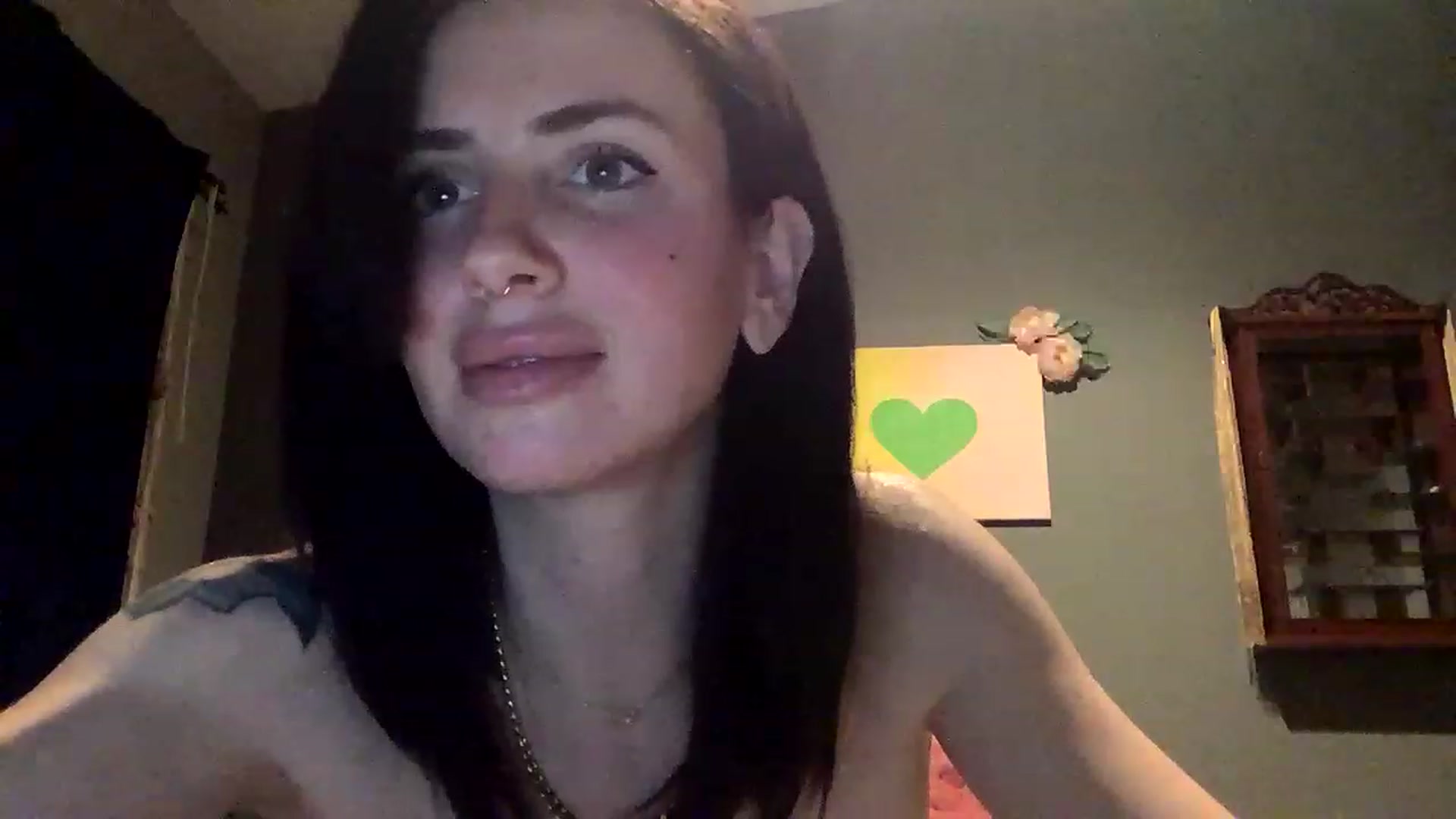 Gallery image thumbnail from Sarah_autumns's myfreecams stream on, 04/10/2023, 07:45 image 16 of 20
