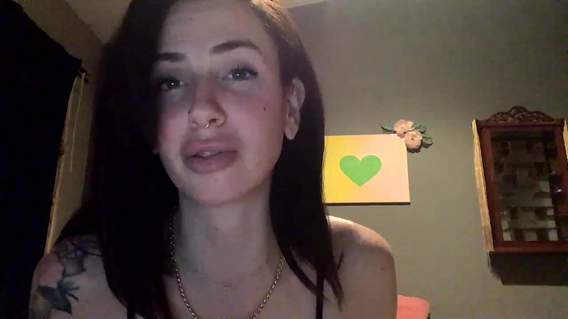 Gallery image thumbnail from Sarah_autumns's myfreecams stream on, 04/10/2023, 07:45 image 8 of 20