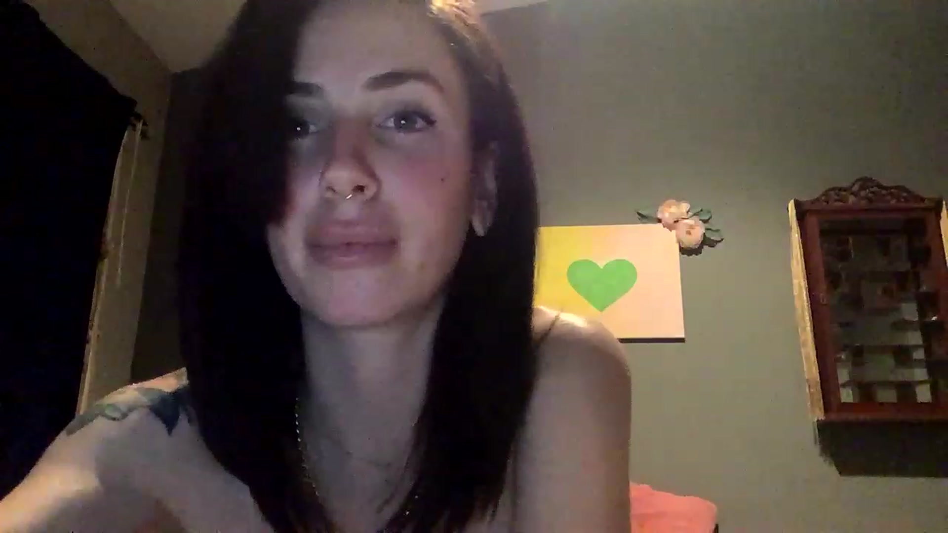 Gallery image thumbnail from Sarah_autumns's myfreecams stream on, 04/10/2023, 07:45 image 13 of 20
