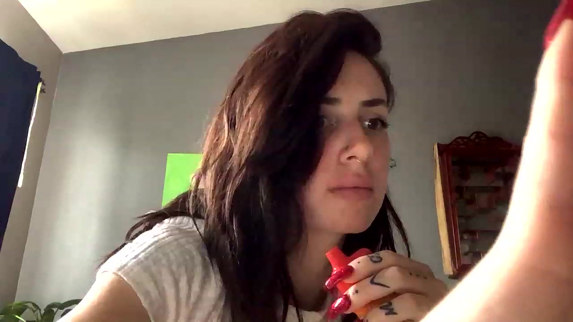 Gallery image thumbnail from Sarah_autumns's myfreecams stream on, 04/17/2023, 24:43 image 15 of 20