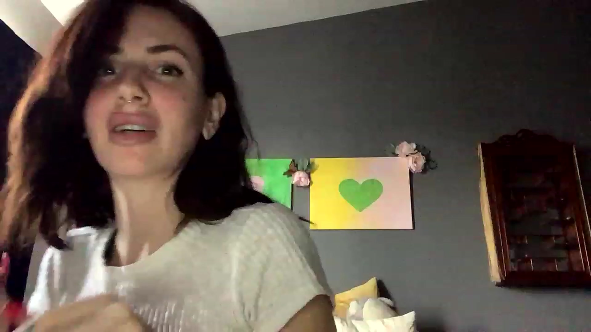 Gallery image thumbnail from Sarah_autumns's myfreecams stream on, 04/17/2023, 24:43 image 2 of 20