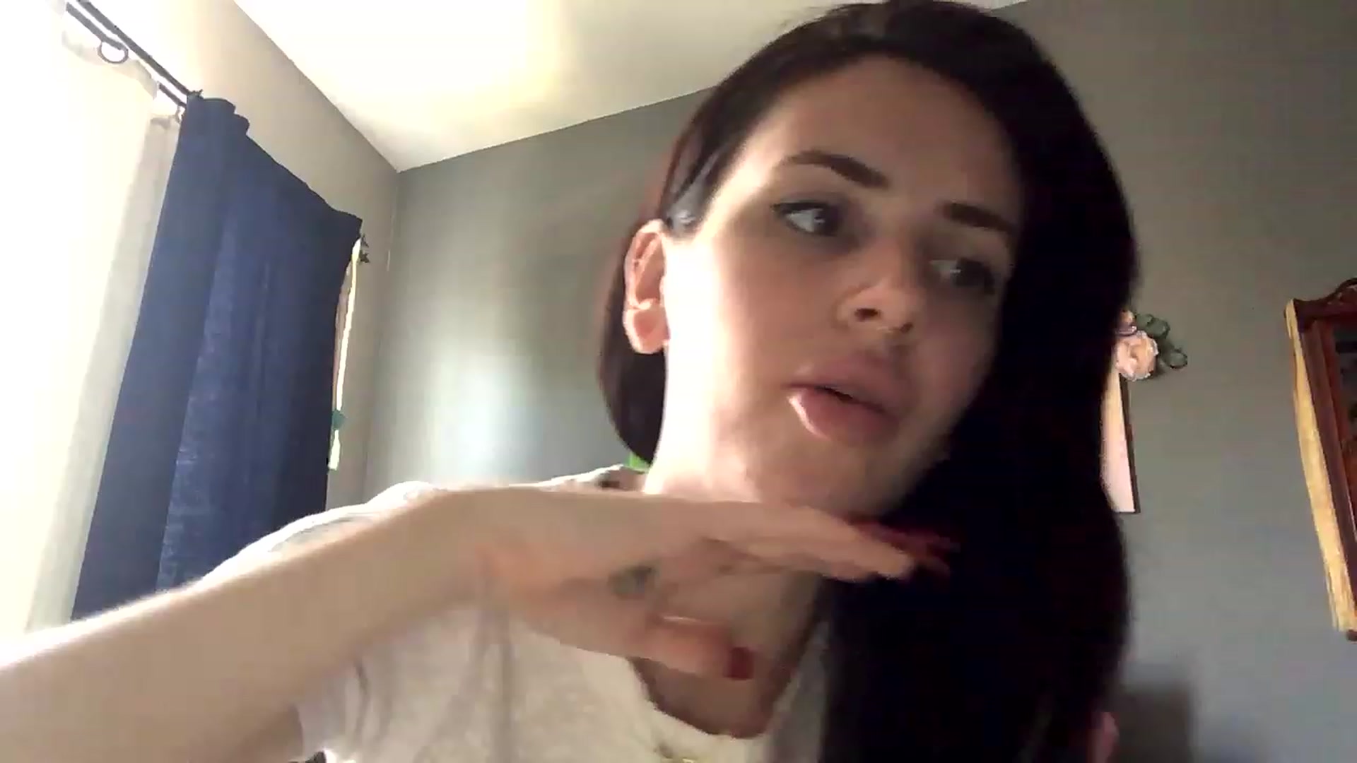 Gallery image thumbnail from Sarah_autumns's myfreecams stream on, 04/19/2023, 21:56 image 19 of 20