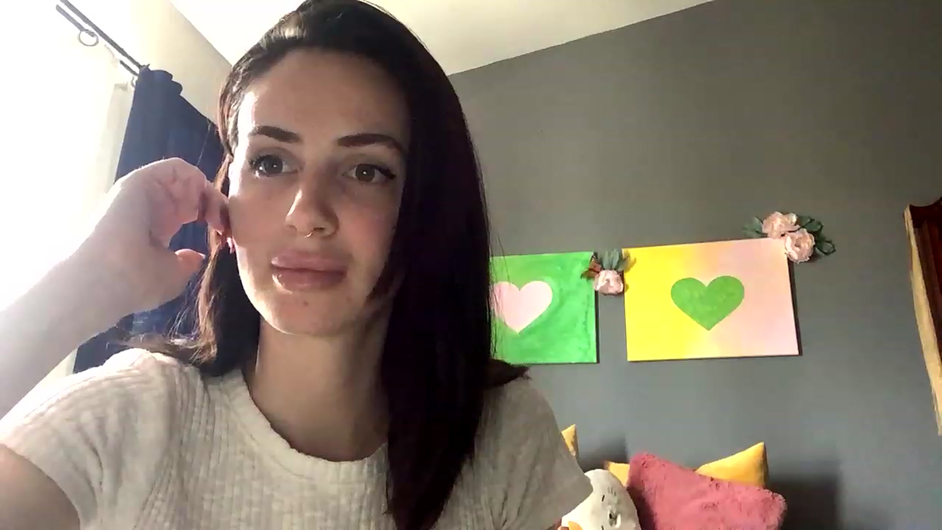Gallery image thumbnail from Sarah_autumns's myfreecams stream on, 04/19/2023, 21:56 image 10 of 20