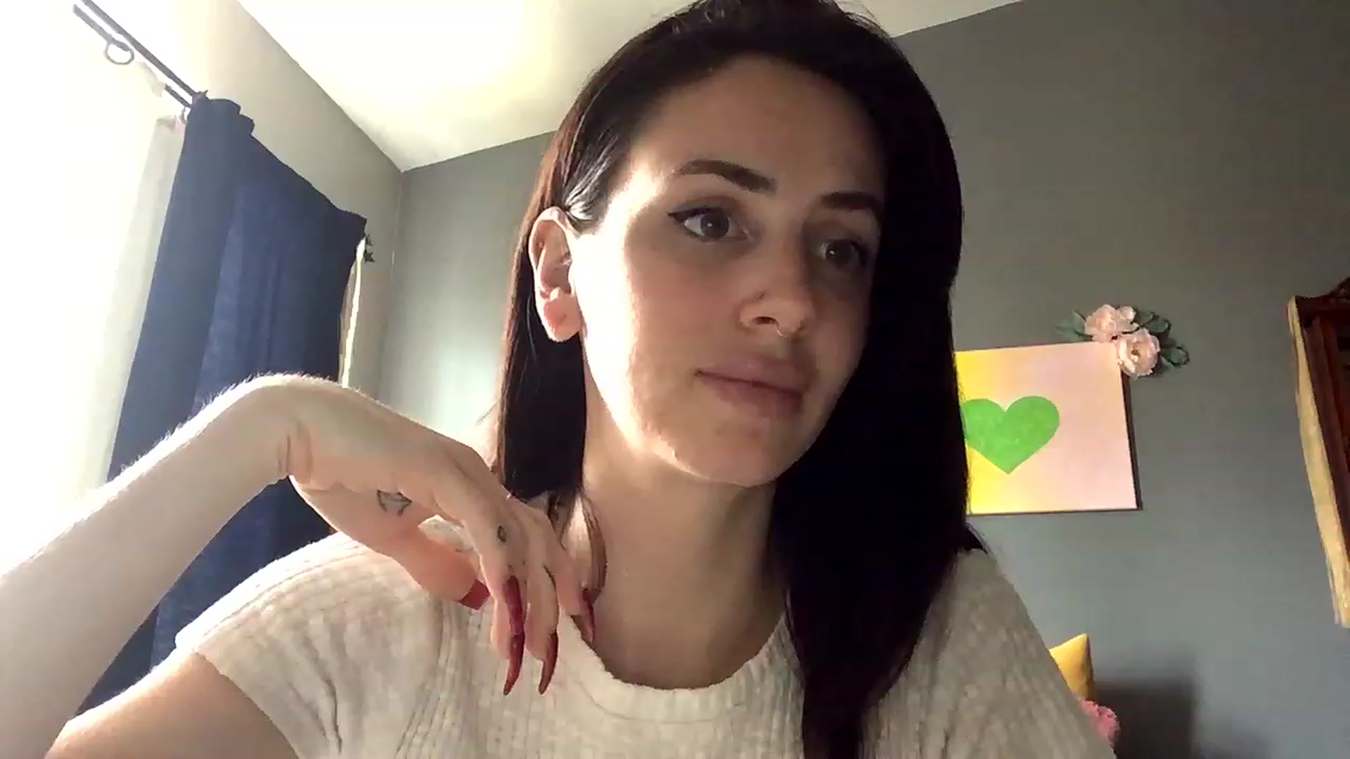 Gallery image thumbnail from Sarah_autumns's myfreecams stream on, 04/19/2023, 21:56 image 6 of 20