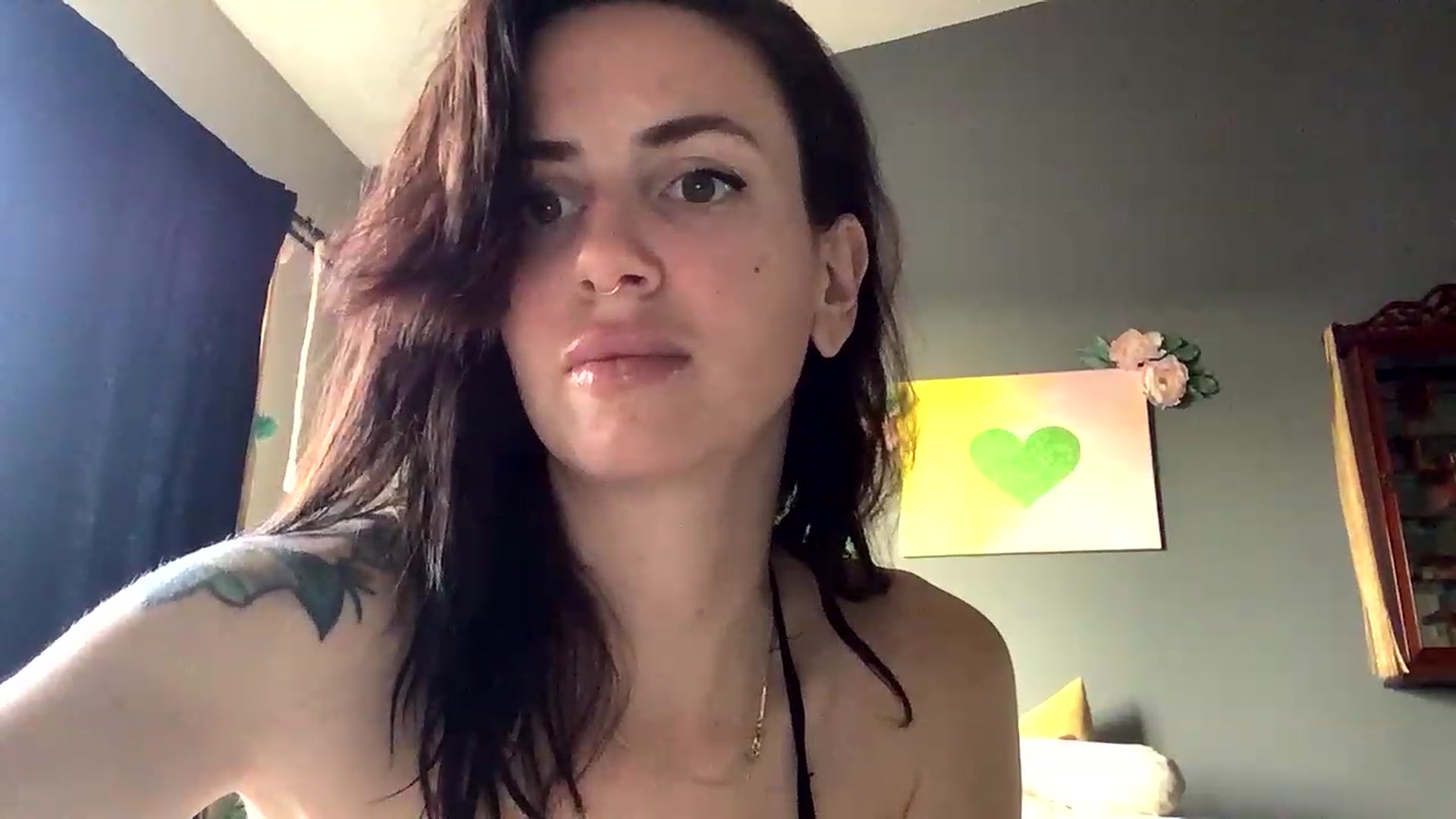 Gallery image thumbnail from Sarah_autumns's myfreecams stream on, 04/23/2023, 01:52 image 13 of 20