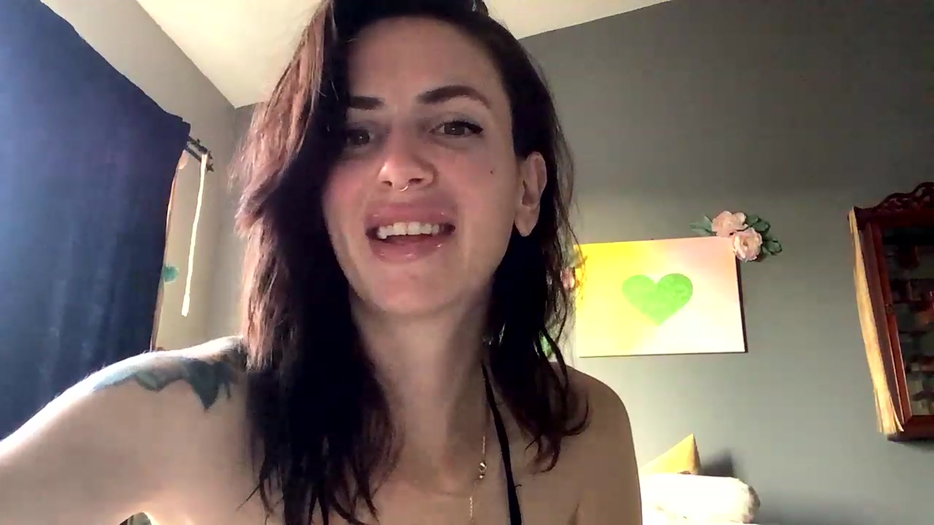 Gallery image thumbnail from Sarah_autumns's myfreecams stream on, 04/23/2023, 01:52 image 14 of 20