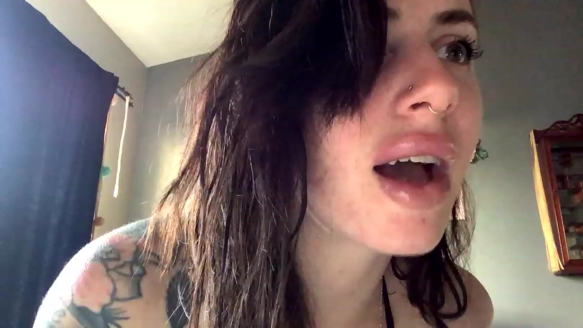 Gallery image thumbnail from Sarah_autumns's myfreecams stream on, 04/23/2023, 01:52 image 11 of 20