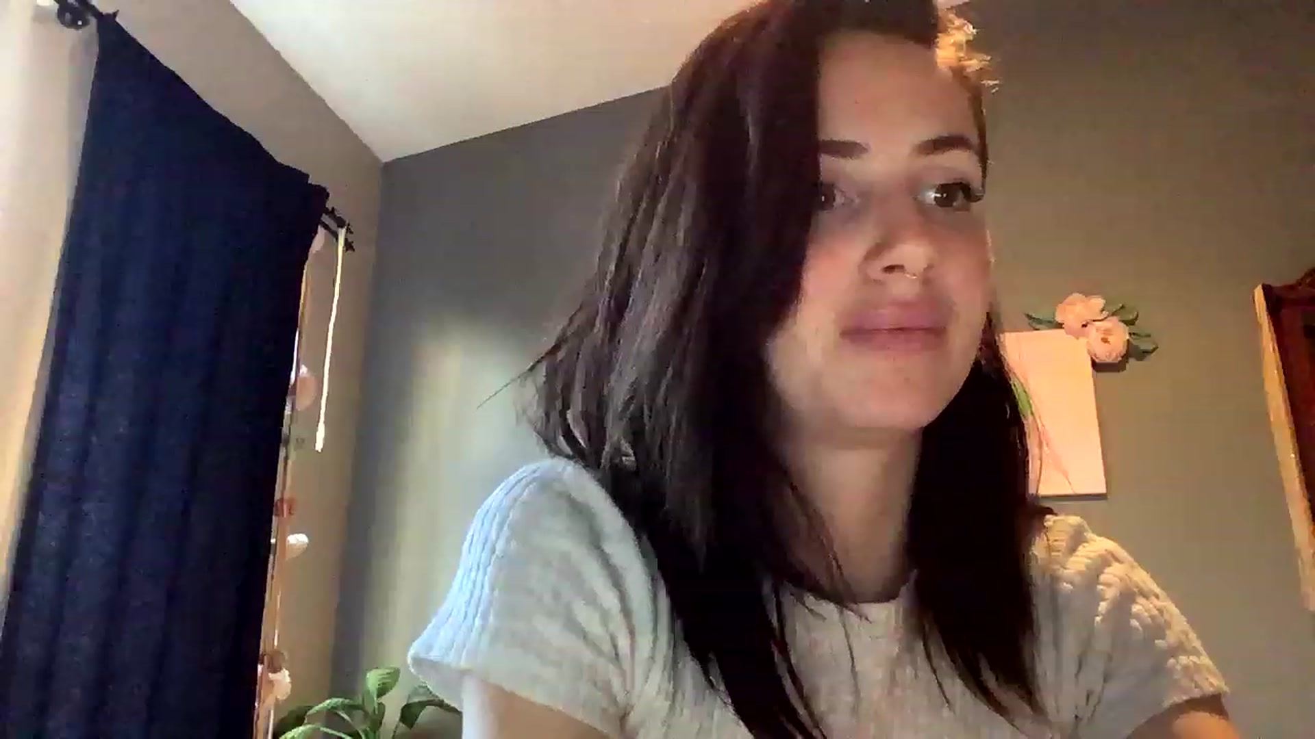 Gallery image thumbnail from Sarah_autumns's myfreecams stream on, 04/25/2023, 02:44 image 11 of 20