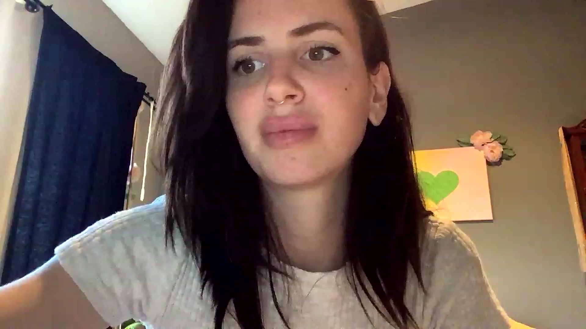 Gallery image thumbnail from Sarah_autumns's myfreecams stream on, 04/25/2023, 02:44 image 10 of 20