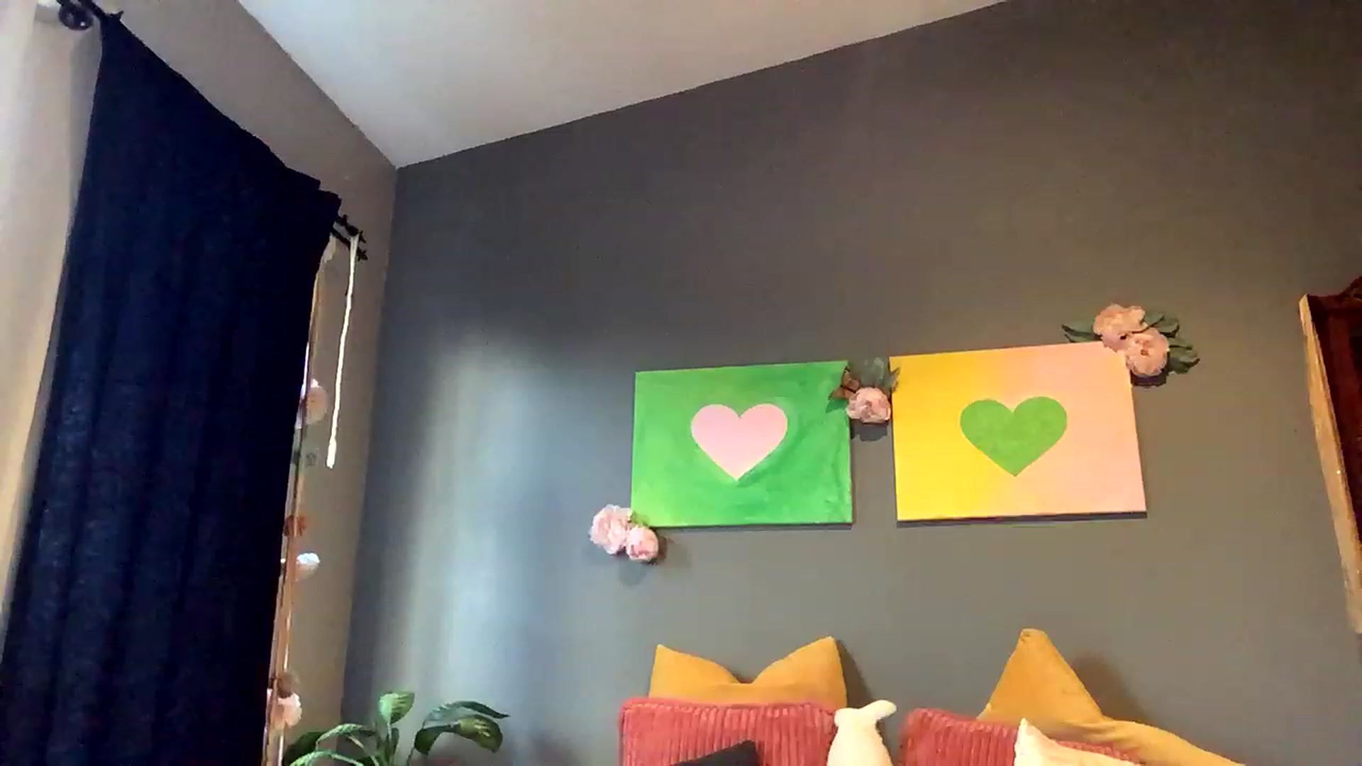 Gallery image thumbnail from Sarah_autumns's myfreecams stream on, 04/25/2023, 02:44 image 12 of 20