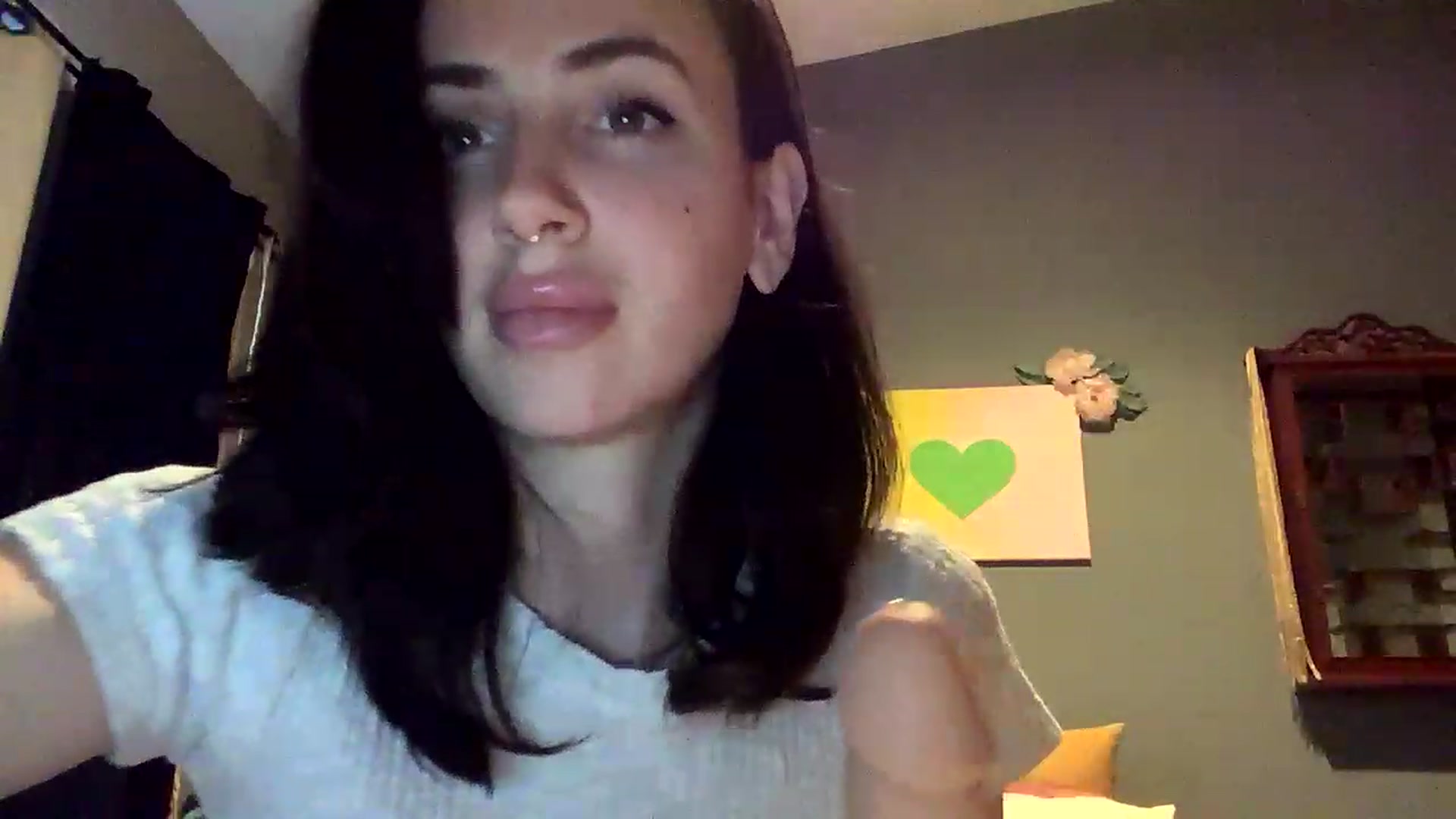 Gallery image thumbnail from Sarah_autumns's myfreecams stream on, 04/27/2023, 02:28 image 19 of 20