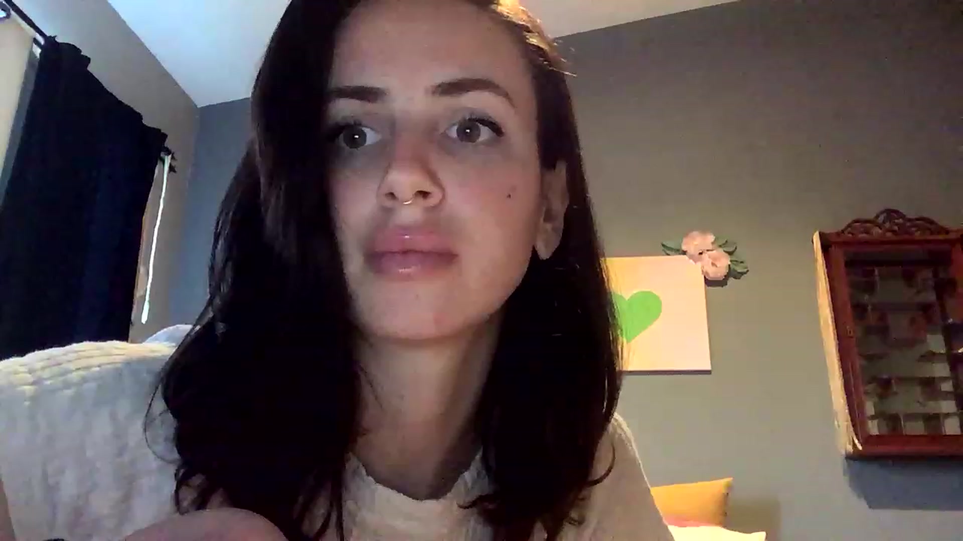 Gallery image thumbnail from Sarah_autumns's myfreecams stream on, 04/27/2023, 02:28 image 8 of 20