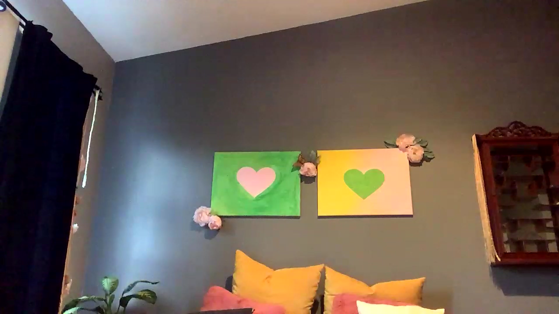 Gallery image thumbnail from Sarah_autumns's myfreecams stream on, 04/27/2023, 02:28 image 10 of 20