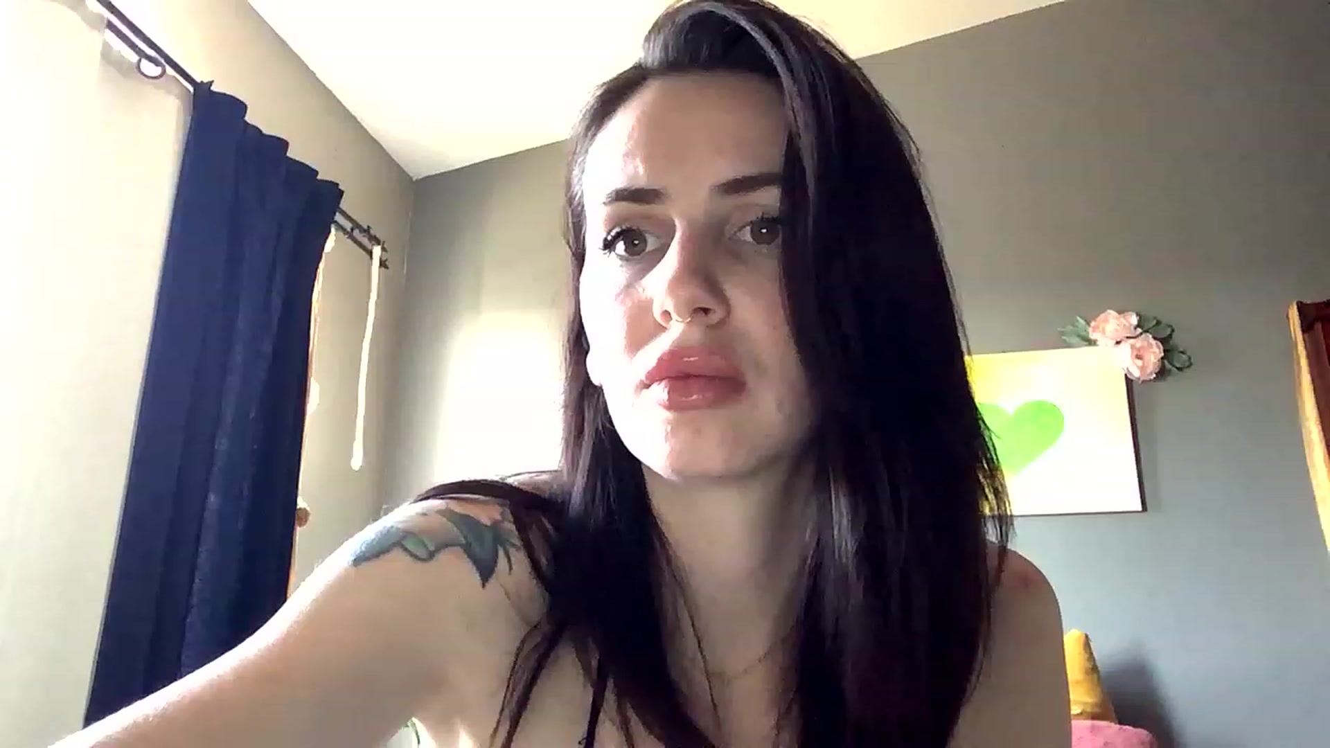 Gallery image thumbnail from Sarah_autumns's myfreecams stream on, 04/29/2023, 24:53 image 4 of 20