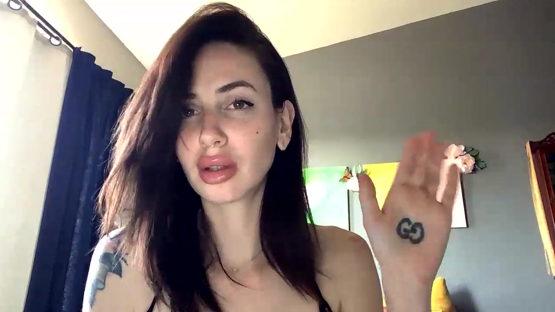 Gallery image thumbnail from Sarah_autumns's myfreecams stream on, 04/29/2023, 24:53 image 19 of 20