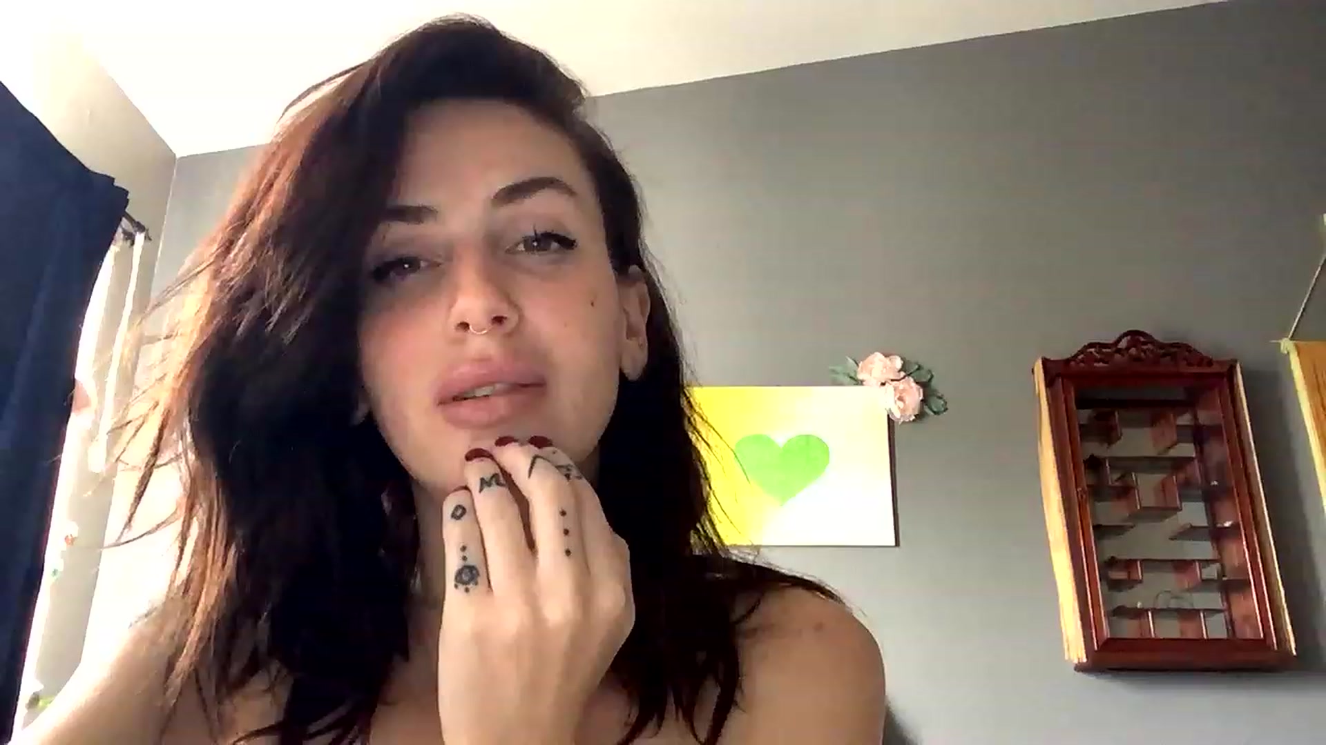 Gallery image thumbnail from Sarah_autumns's myfreecams stream on, 05/01/2023, 21:28 image 20 of 20