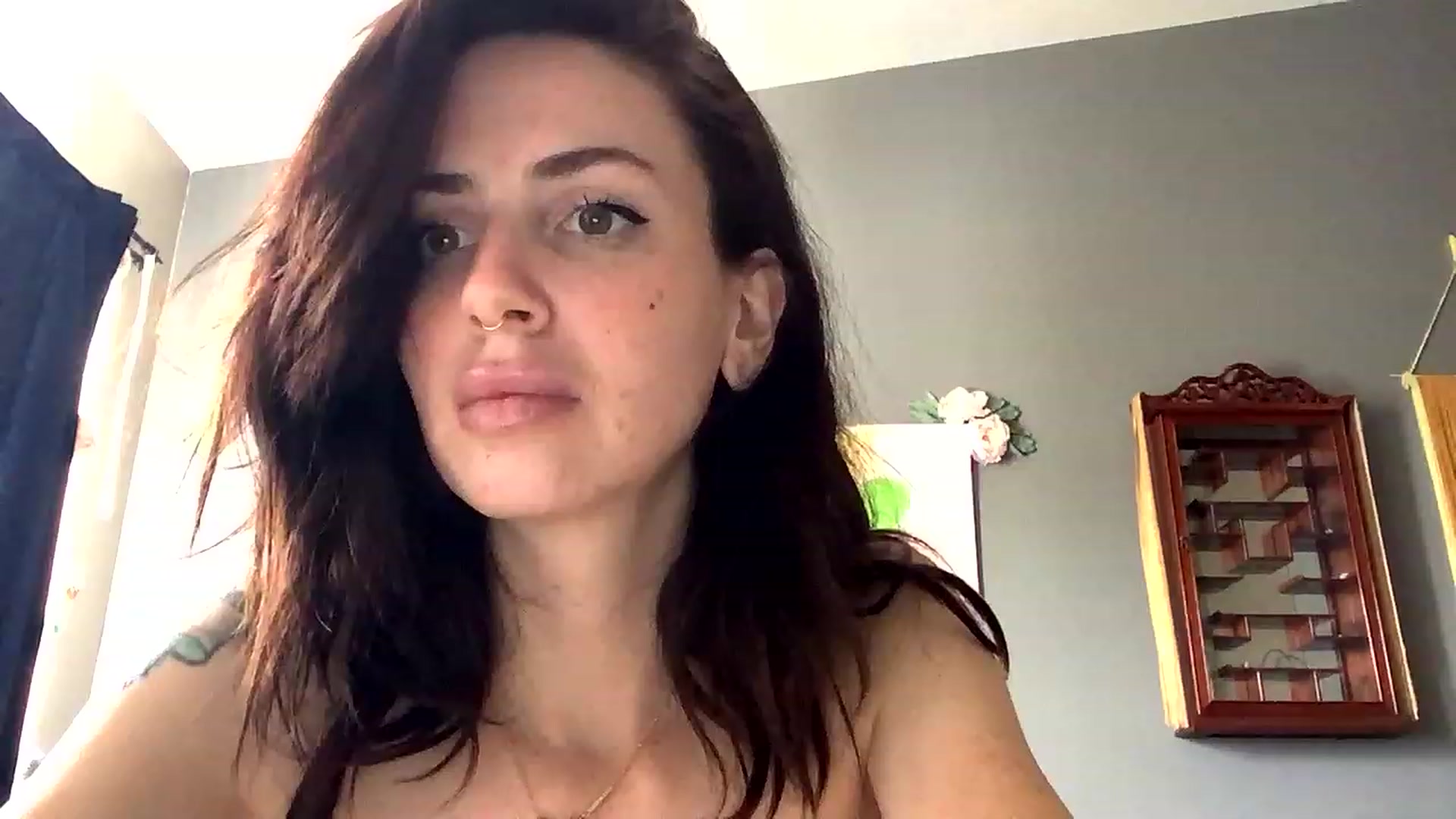 Gallery image thumbnail from Sarah_autumns's myfreecams stream on, 05/01/2023, 21:28 image 19 of 20