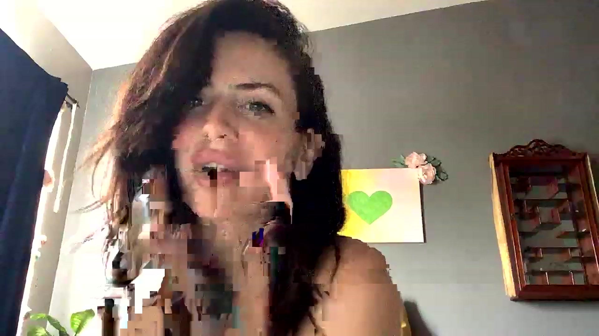 Gallery image thumbnail from Sarah_autumns's myfreecams stream on, 05/01/2023, 22:59 image 4 of 20