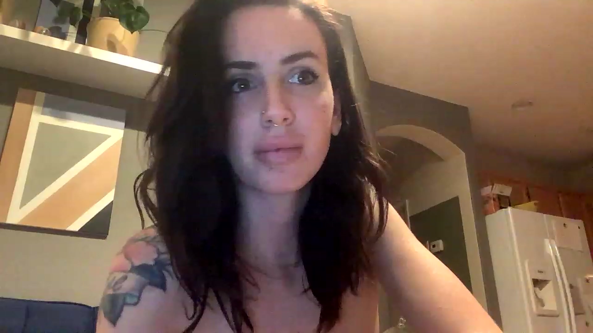 Gallery image thumbnail from Sarah_autumns's myfreecams stream on, 05/09/2023, 05:01 image 5 of 20