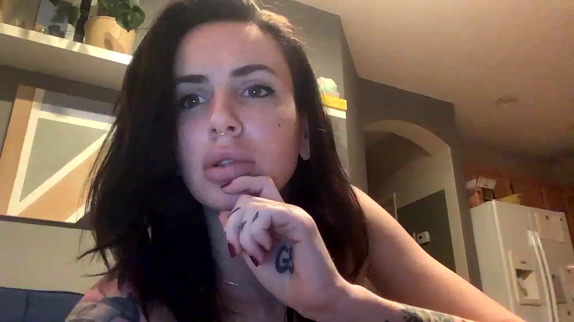 Gallery image thumbnail from Sarah_autumns's myfreecams stream on, 05/09/2023, 05:01 image 1 of 20