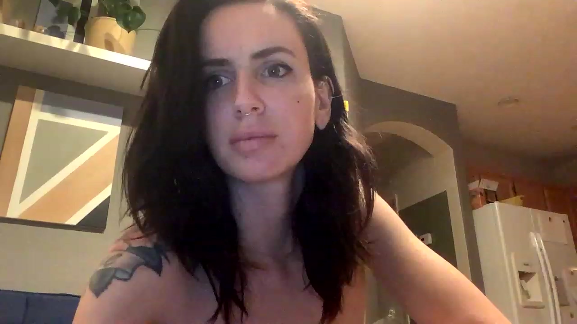 Gallery image thumbnail from Sarah_autumns's myfreecams stream on, 05/09/2023, 05:01 image 2 of 20