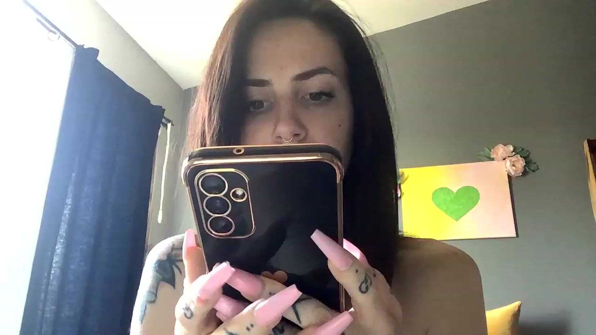 Gallery image thumbnail from Sarah_autumns's myfreecams stream on, 05/11/2023, 24:00 image 3 of 20