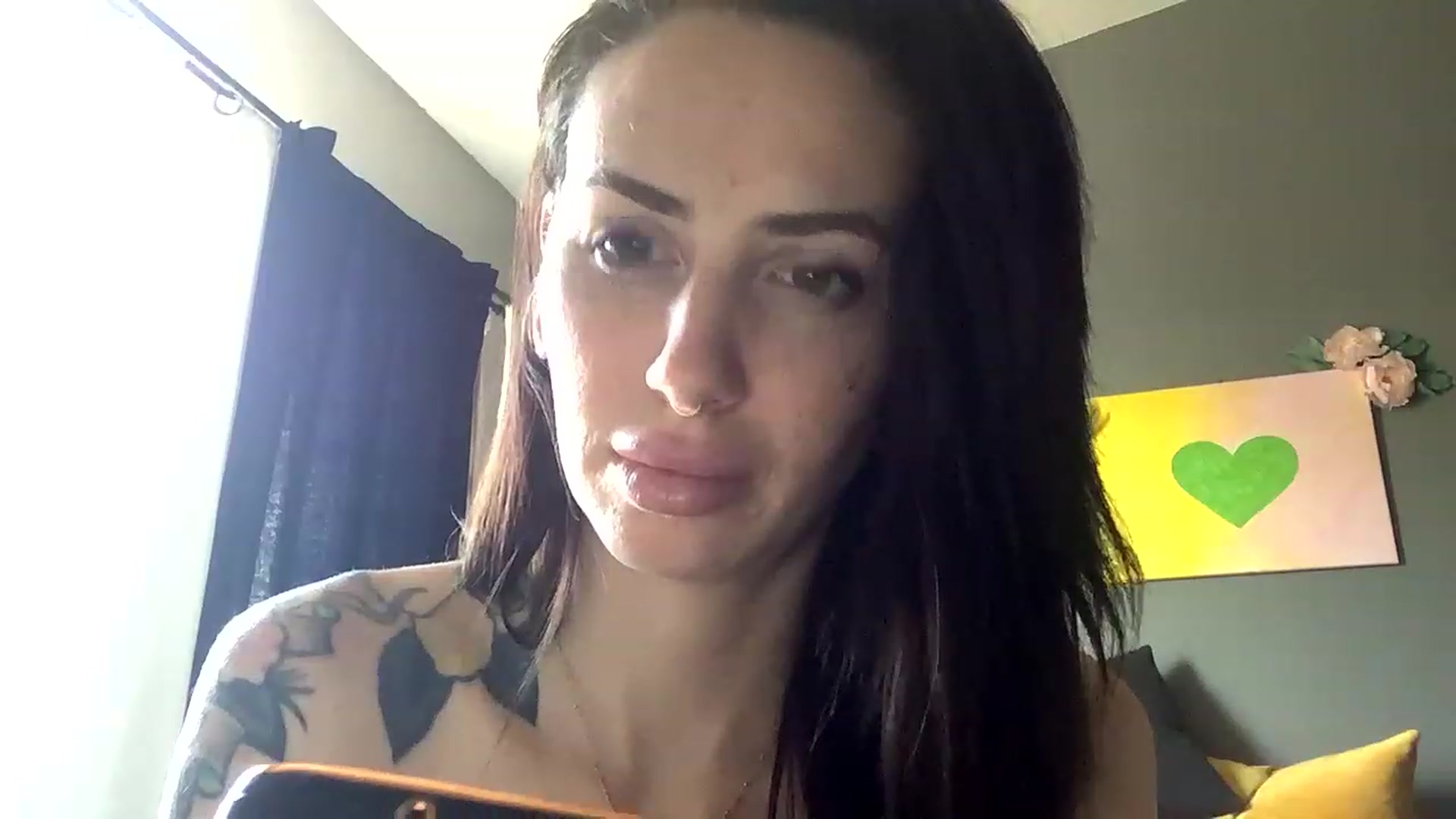Gallery image thumbnail from Sarah_autumns's myfreecams stream on, 05/11/2023, 24:00 image 15 of 20