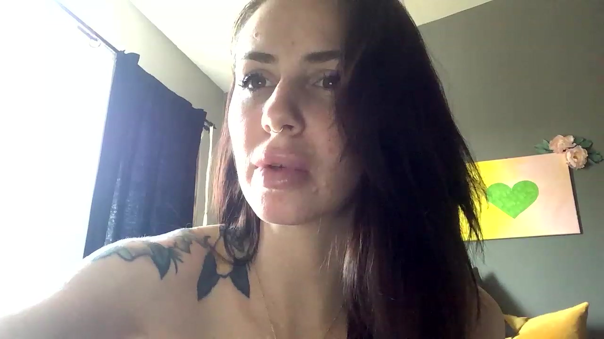 Gallery image thumbnail from Sarah_autumns's myfreecams stream on, 05/11/2023, 24:00 image 14 of 20