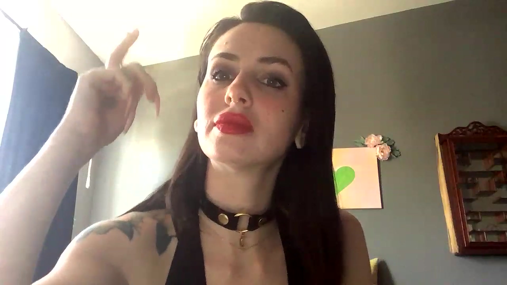 Gallery image thumbnail from Sarah_autumns's myfreecams stream on, 05/12/2023, 21:13 image 18 of 20