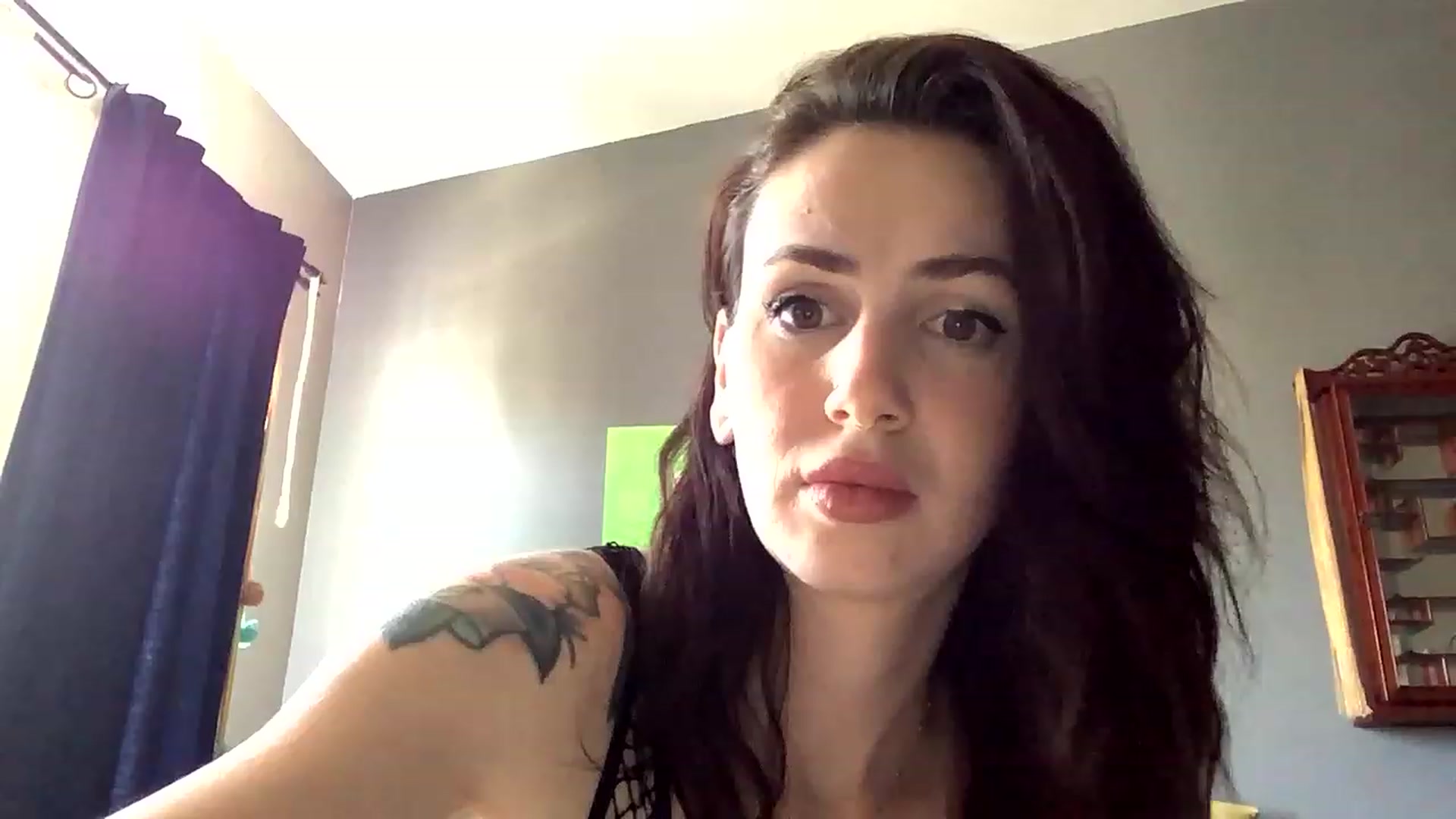 Gallery image thumbnail from Sarah_autumns's myfreecams stream on, 05/18/2023, 21:27 image 4 of 20