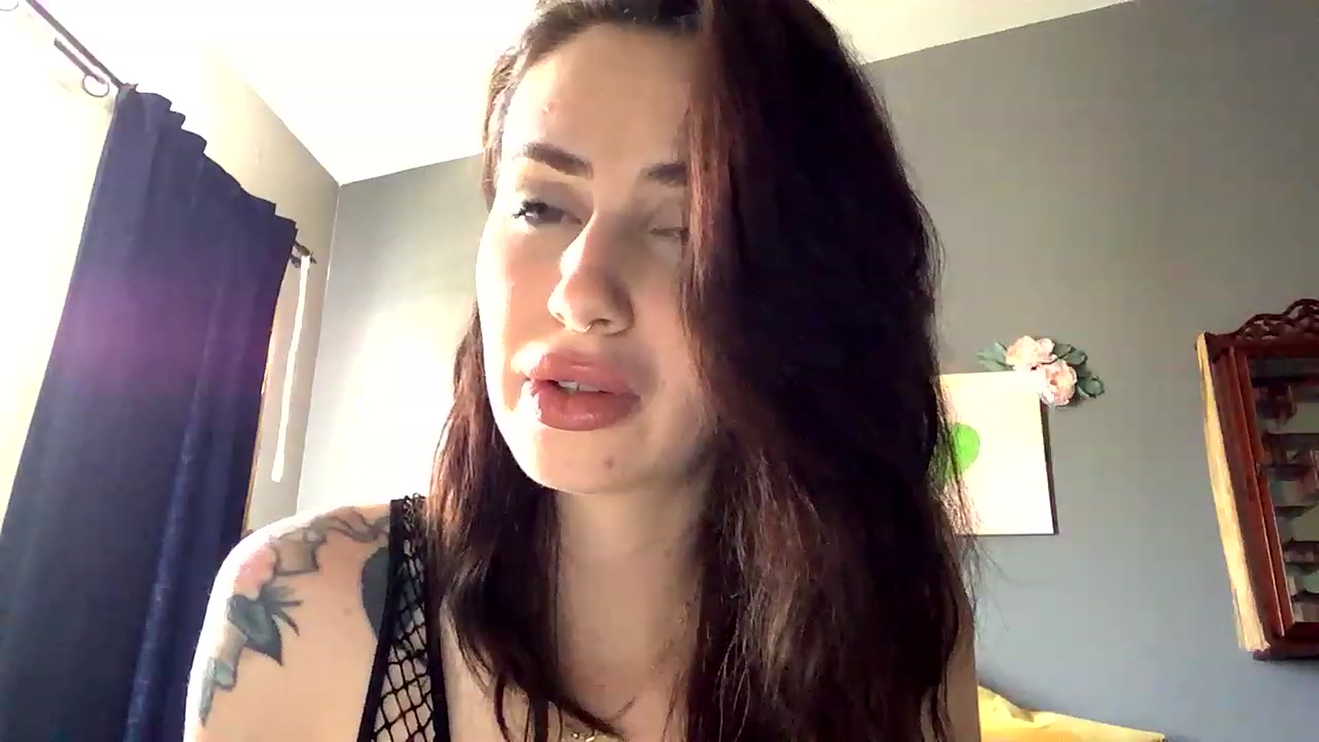 Gallery image thumbnail from Sarah_autumns's myfreecams stream on, 05/18/2023, 21:27 image 20 of 20