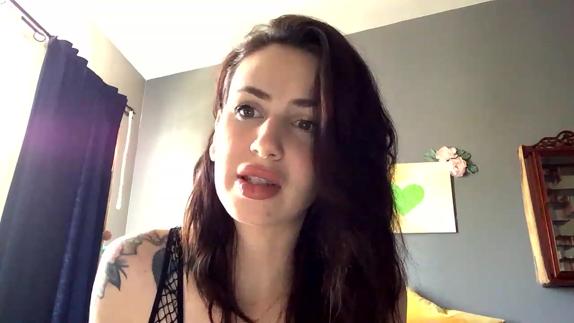 Gallery image thumbnail from Sarah_autumns's myfreecams stream on, 05/18/2023, 21:27 image 19 of 20