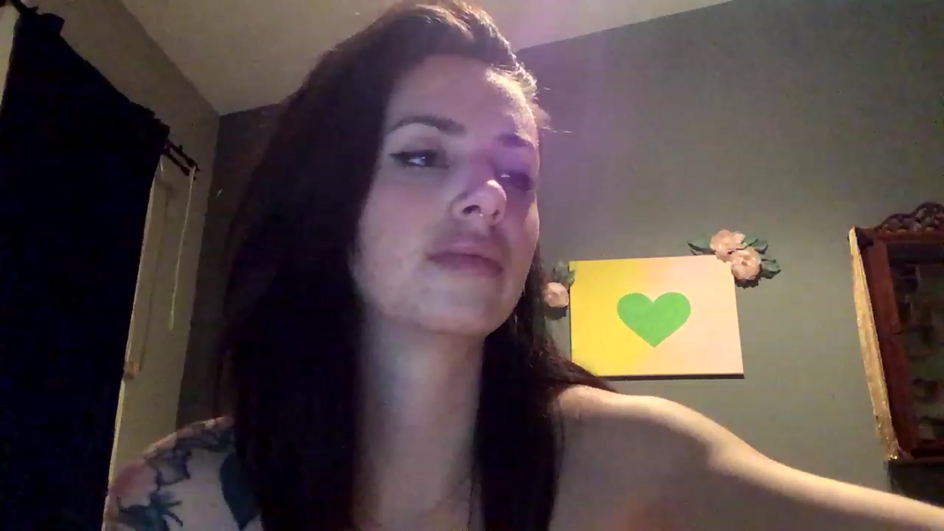 Gallery image thumbnail from Sarah_autumns's myfreecams stream on, 05/23/2023, 06:59 image 17 of 20