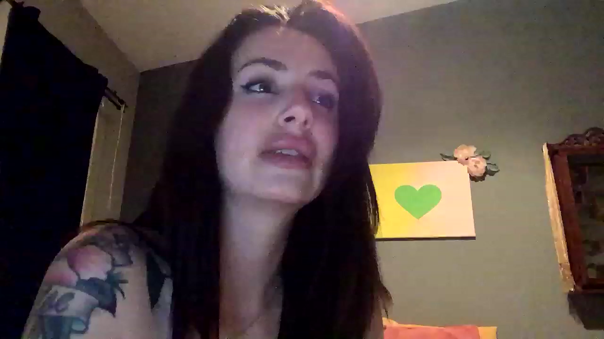 Gallery image thumbnail from Sarah_autumns's myfreecams stream on, 05/23/2023, 06:59 image 3 of 20