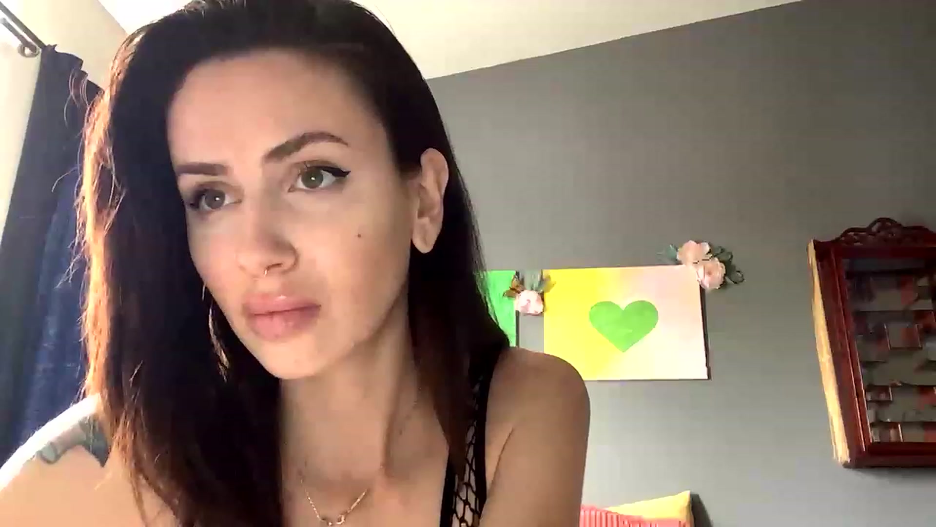 Gallery image thumbnail from Sarah_autumns's myfreecams stream on, 05/24/2023, 21:32 image 2 of 20