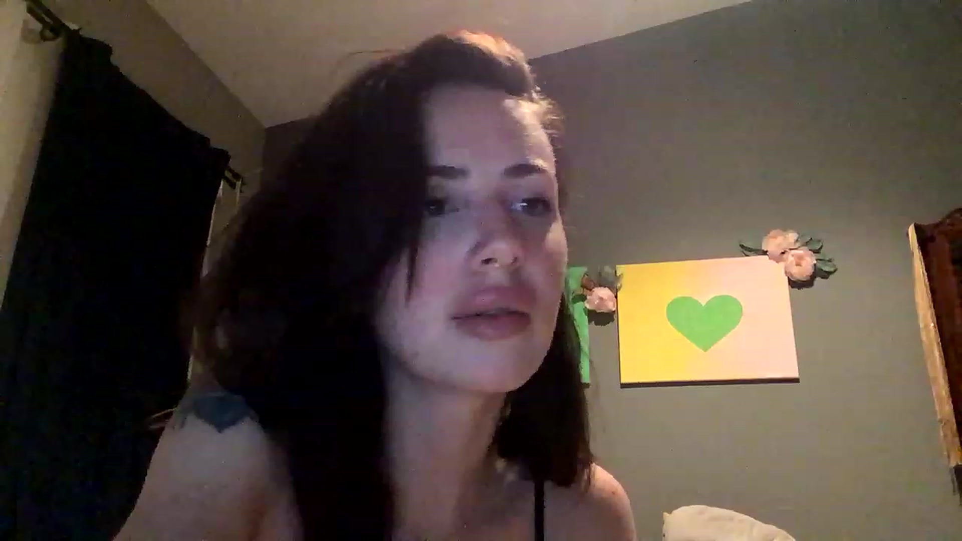 Gallery image thumbnail from Sarah_autumns's myfreecams stream on, 05/27/2023, 08:14 image 14 of 20