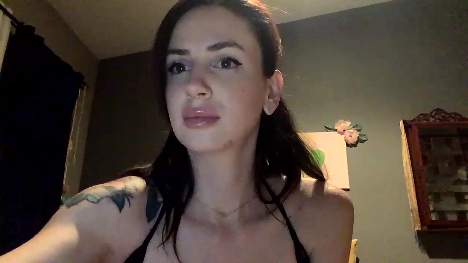 Gallery image thumbnail from Sarah_autumns's myfreecams stream on, 05/29/2023, 05:59 image 14 of 20