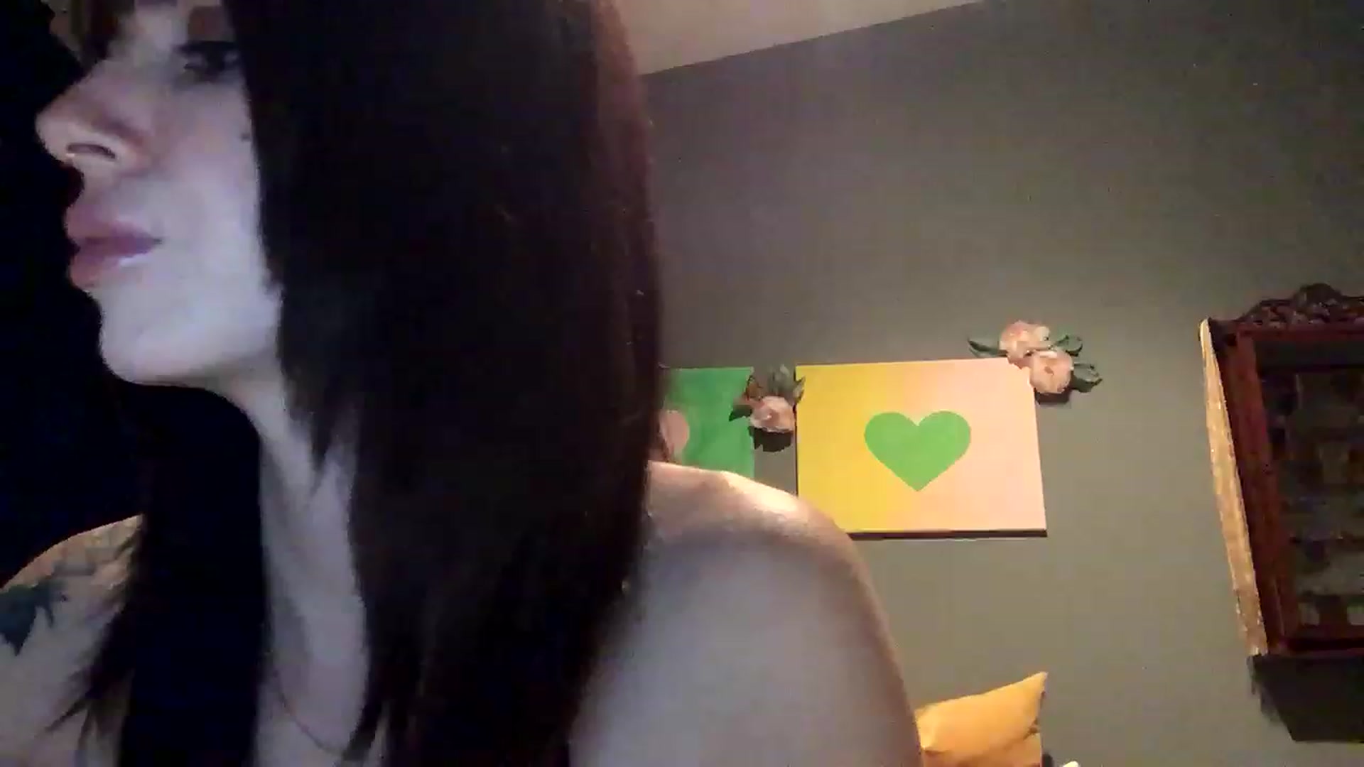 Gallery image thumbnail from Sarah_autumns's myfreecams stream on, 06/02/2023, 06:41 image 1 of 20