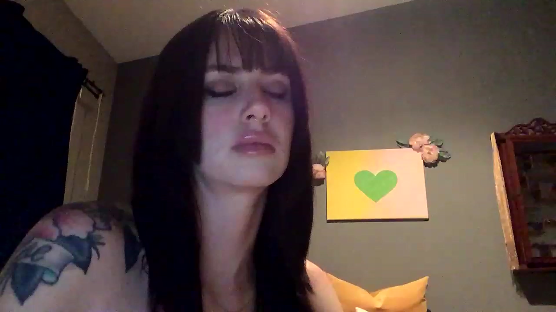 Gallery image thumbnail from Sarah_autumns's myfreecams stream on, 06/02/2023, 06:41 image 13 of 20