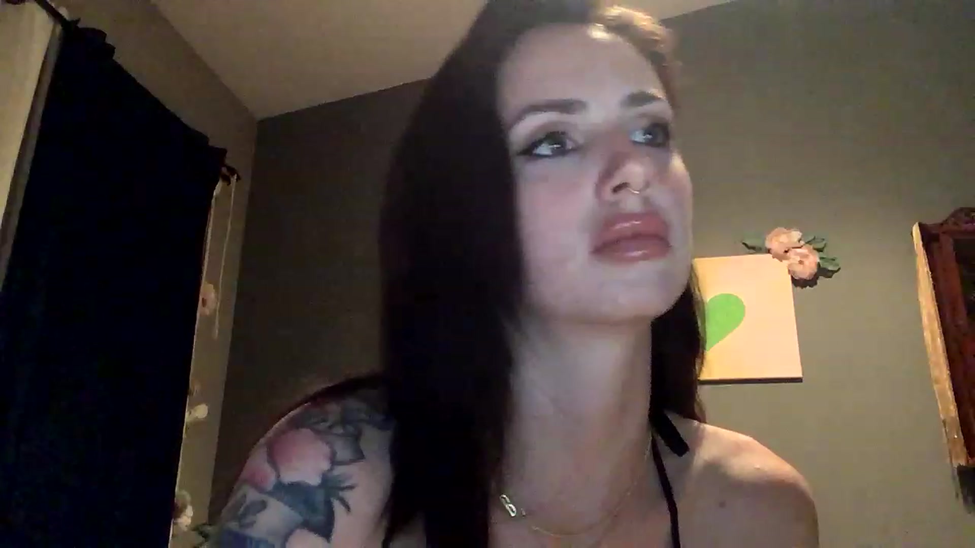 Gallery image thumbnail from Sarah_autumns's myfreecams stream on, 06/04/2023, 06:24 image 2 of 20