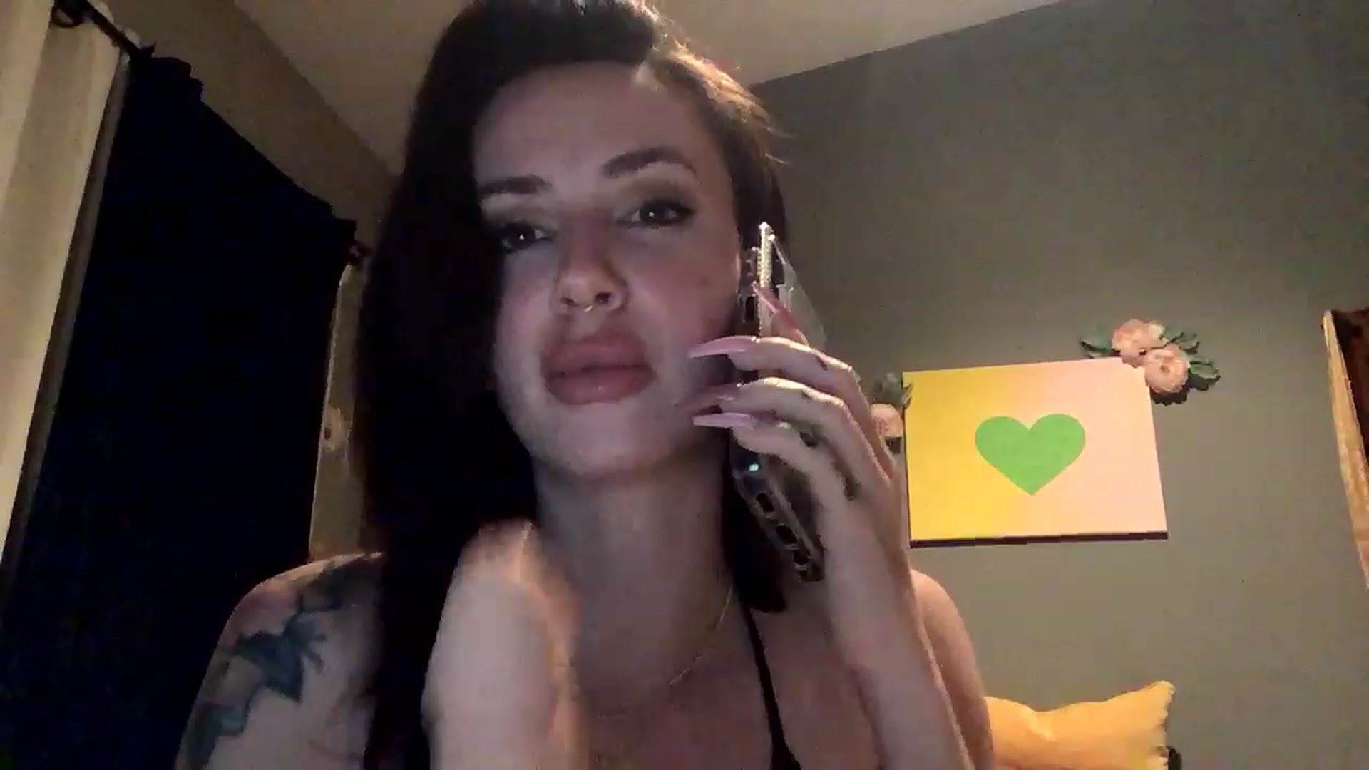 Gallery image thumbnail from Sarah_autumns's myfreecams stream on, 06/04/2023, 06:24 image 18 of 20