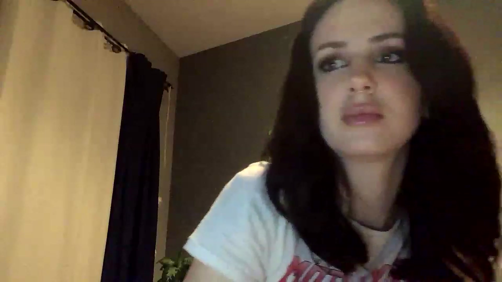 Gallery image thumbnail from Sarah_autumns's myfreecams stream on, 06/09/2023, 07:23 image 20 of 20